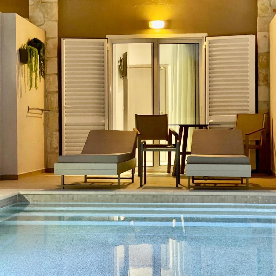 Sarantis Hotel