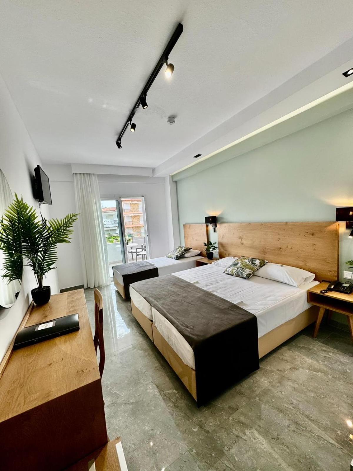 Hotel Sarantis