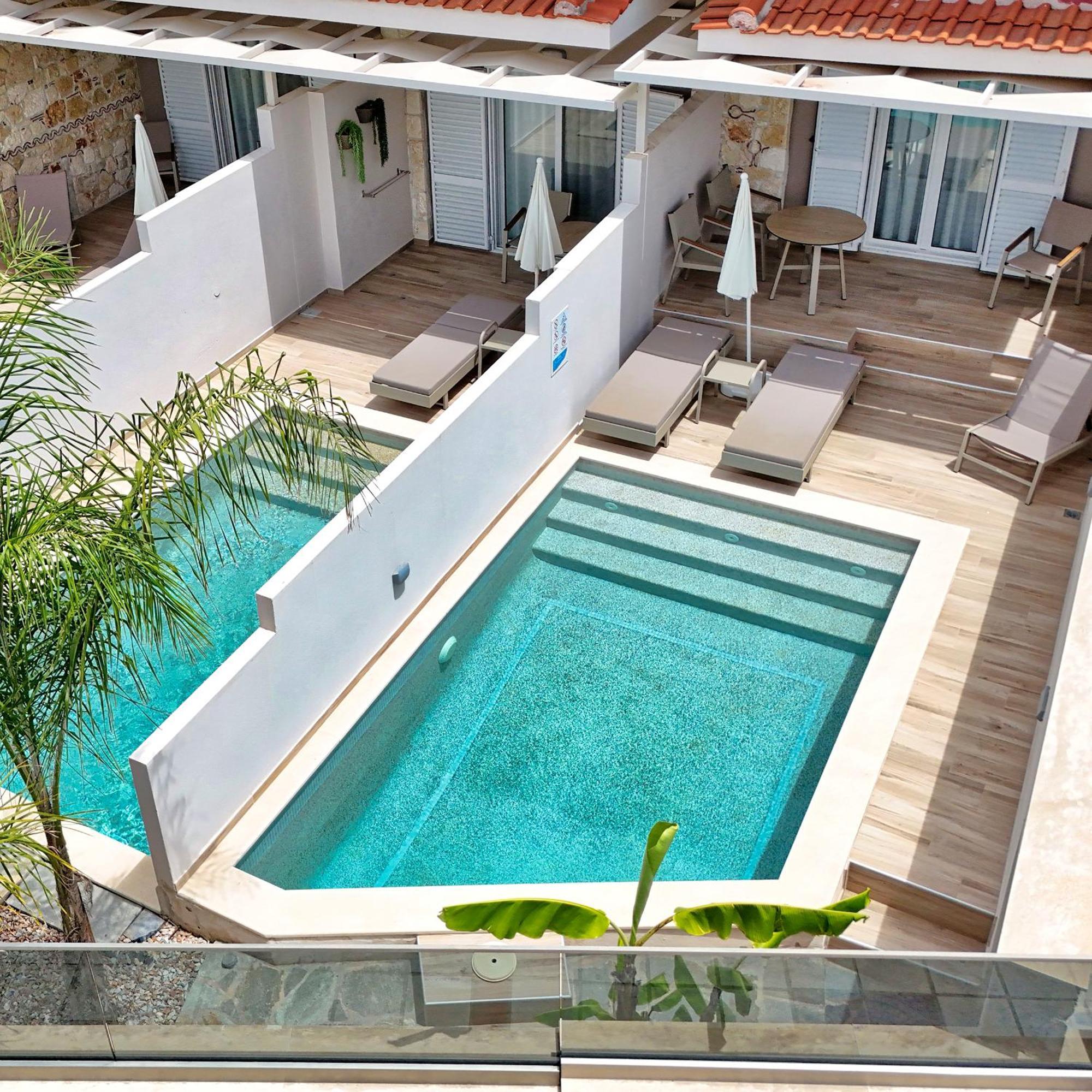 Sarantis Hotel