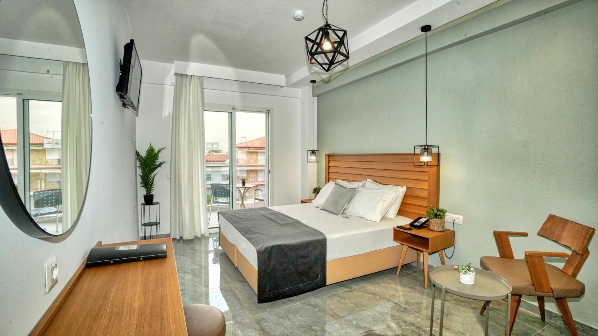 Sarantis Hotel
