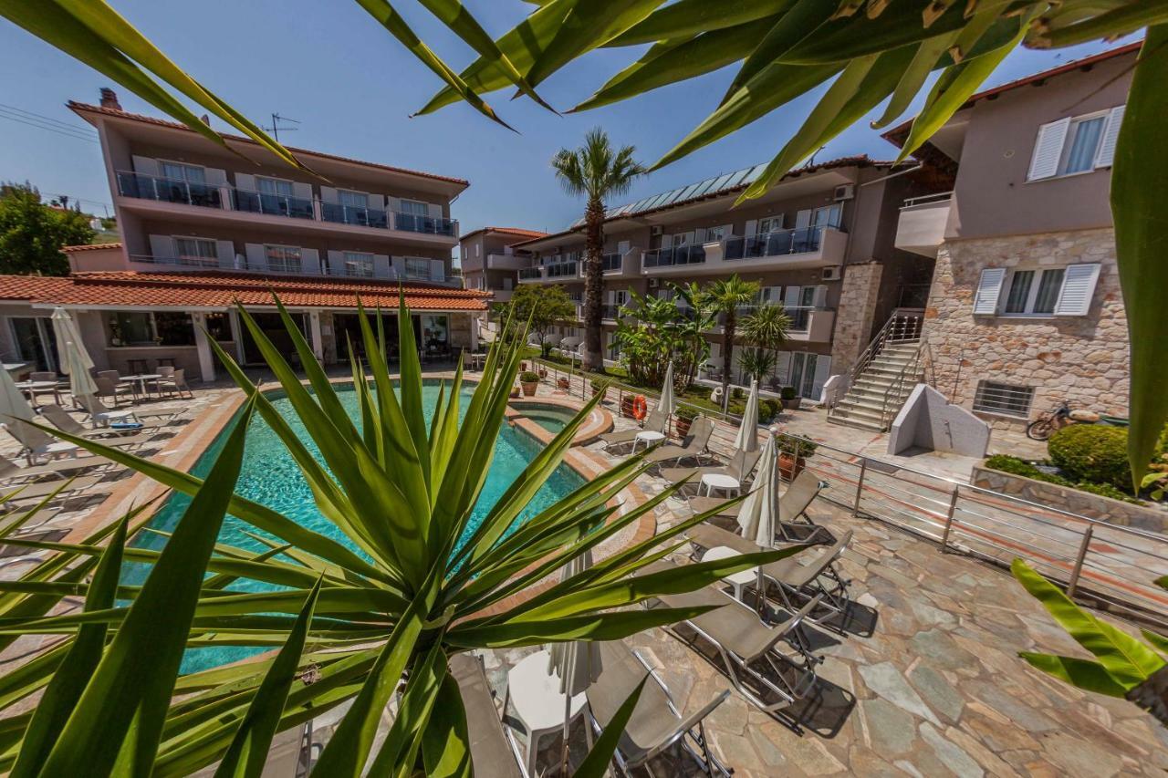 Sarantis Hotel